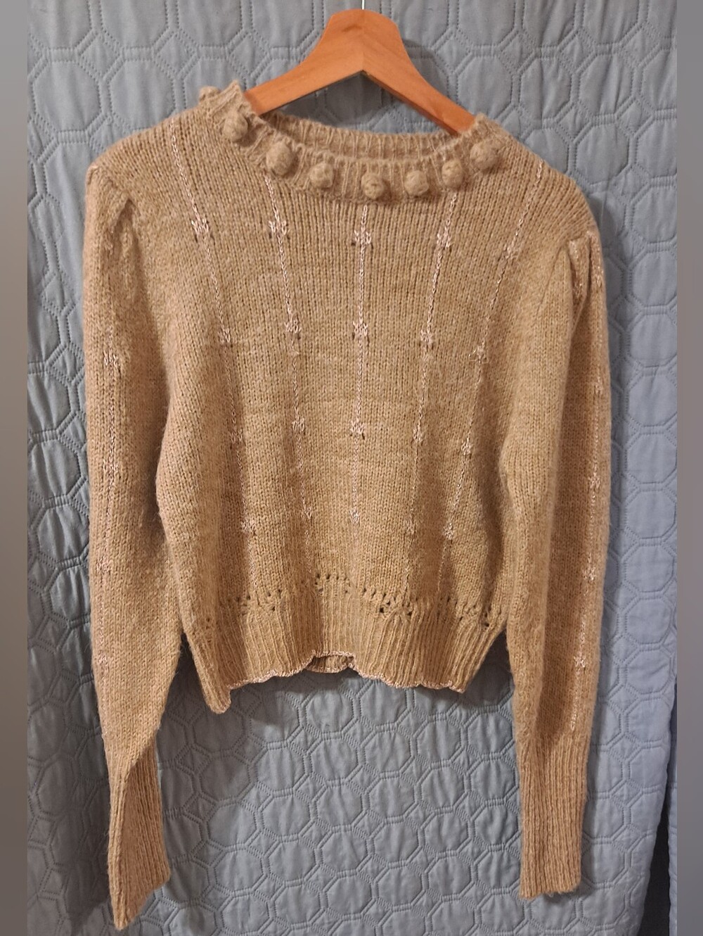 Astr Classic Women's Bobble Crewneck Sweater in Camel Sz M